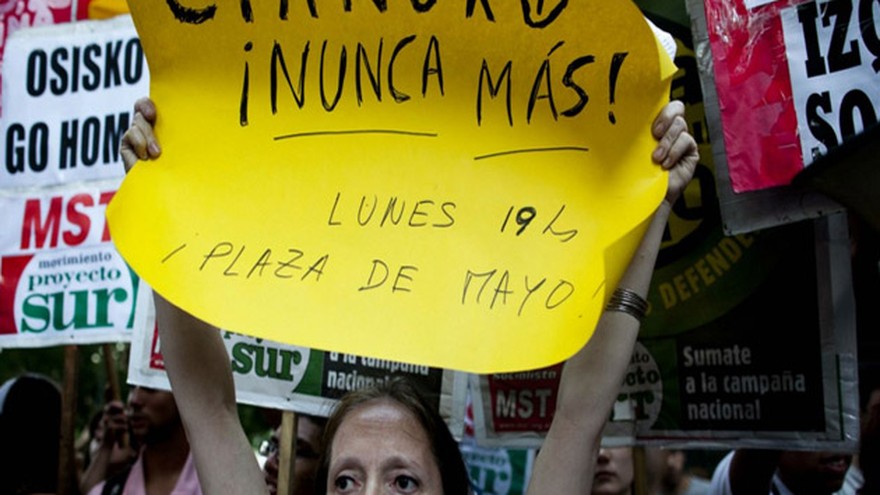 Represión en San Juan: varios heridos y 23 detenidos en piquete contra la Barrick