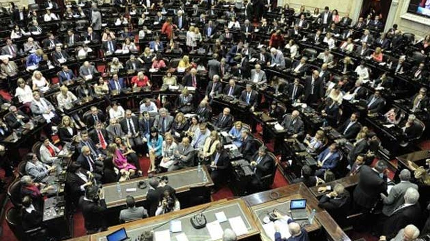 Con aval del massismo, Gobierno ratificó DNU que modificó Ley de Medios