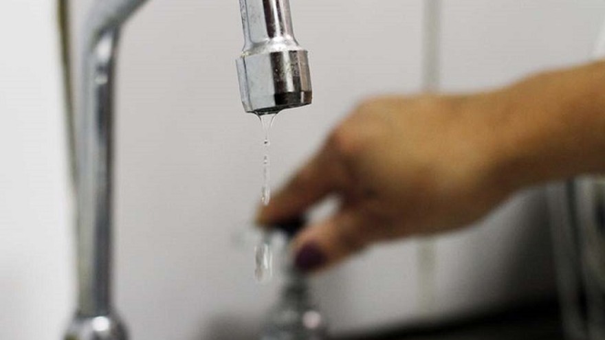 AySA cambiará el método para pagar el agua: computará el consumo y no los metros cuadrados