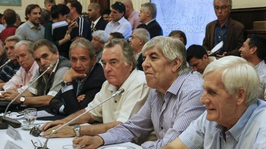 Senadores K se comprometieron a "acompañar" ley contra despidos y cambios en Ganancias