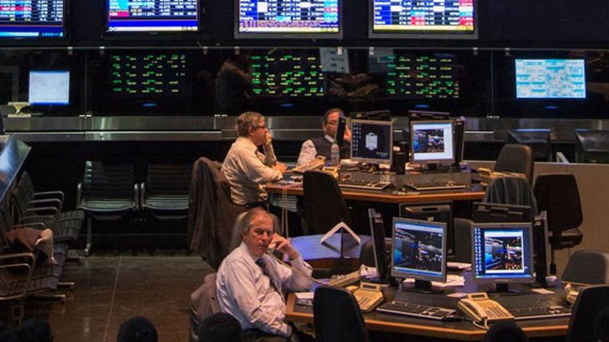 Acciones suben hasta 5% en Wall Street tras la decisión del Banco Central