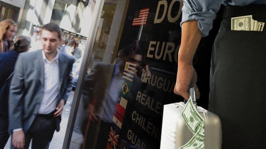 Se acelera salida de dólares: la fuga de capitales se duplicó en un año y superó los u$s22.000 millones