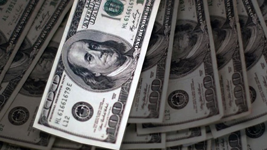 Los bancos pusieron un "tope informal" para venta de dólares