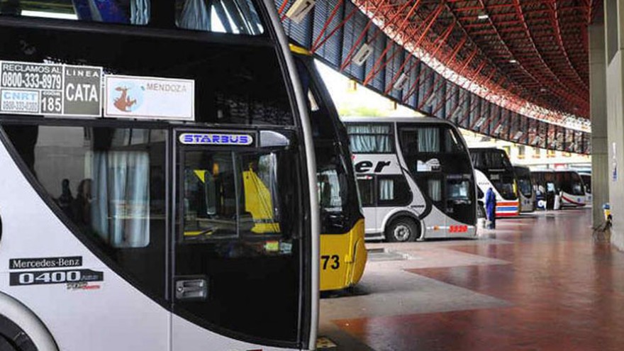 Cuatro grupos empresarios se disputan la concesión para operar la terminal de micros de Retiro
