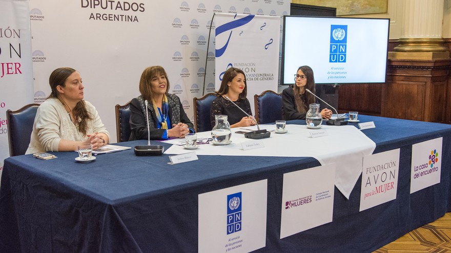 Empiezan a dar licencias laborales por violencia de género en el país