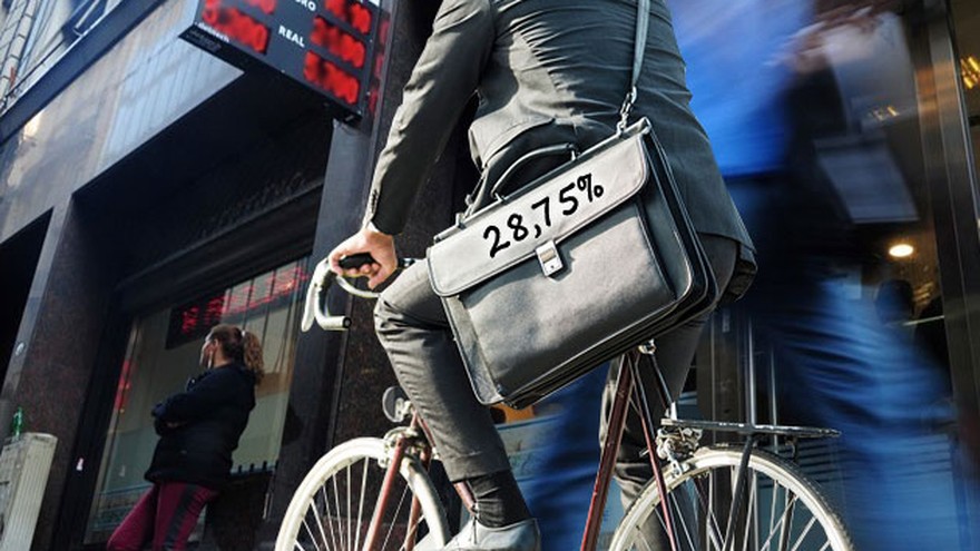 Altas tasas en pesos y dólar quieto, ideal para ganar con la "bicicleta financiera" en vacaciones de verano