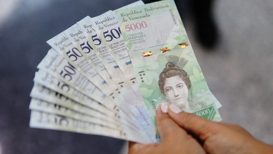 Caos en la Venezuela de Maduro: entra en hiperinflación y anuncia que reestructura deuda externa
