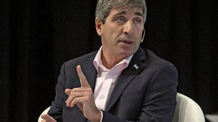 El ministro de Finanzas, "Toto" Caputo no emitiría más deuda en el exterior durante 2018