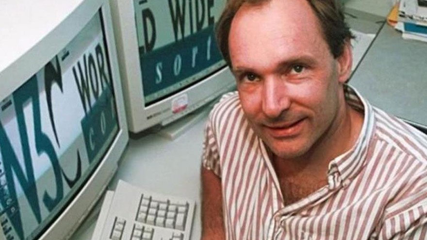 La opinión del "padre" de la web sobre Facebook, Zuckerberg y el caso de Cambridge Analytica
