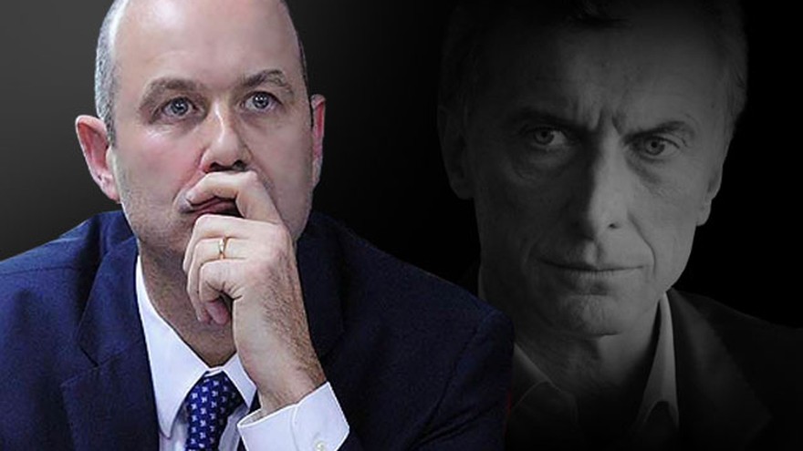¿Qué va a pasar con el dólar?: Federico Sturzenegger convenció a Macri de volver a subir las tasas para frenar la corrida