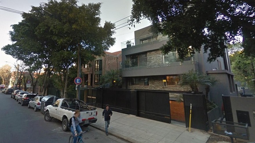 La lujosa mansión del ministro Dujovne figura como un baldío