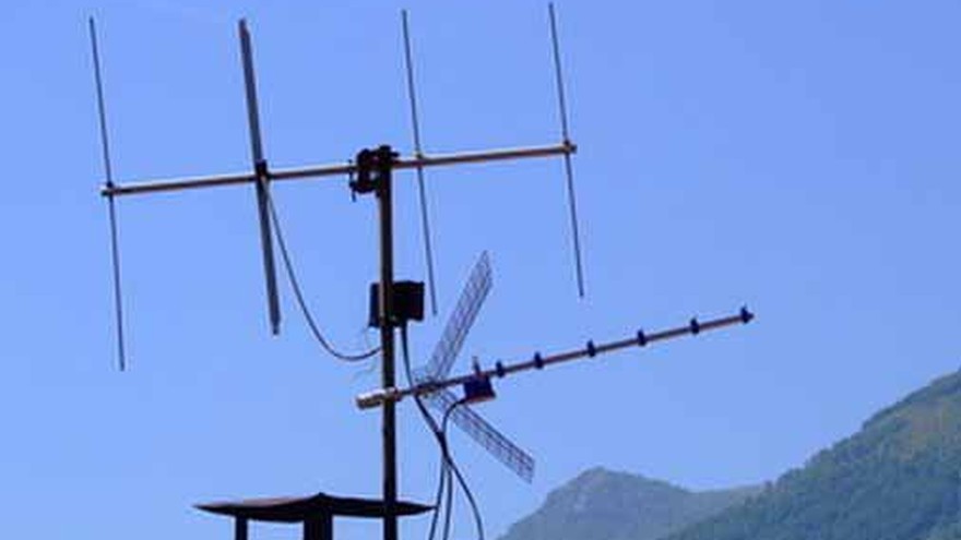 Unos 350.000 usuarios de TV paga vía UHF podrían quedarse sin ese servicio por una regulación