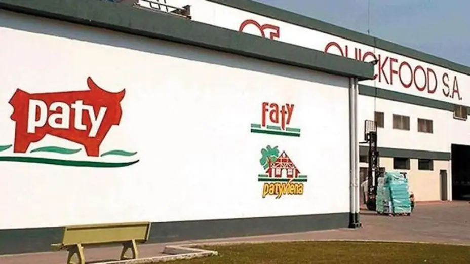 ►El creador de hamburguesa Paty debe $30.000 M y suspendió 450 empleados