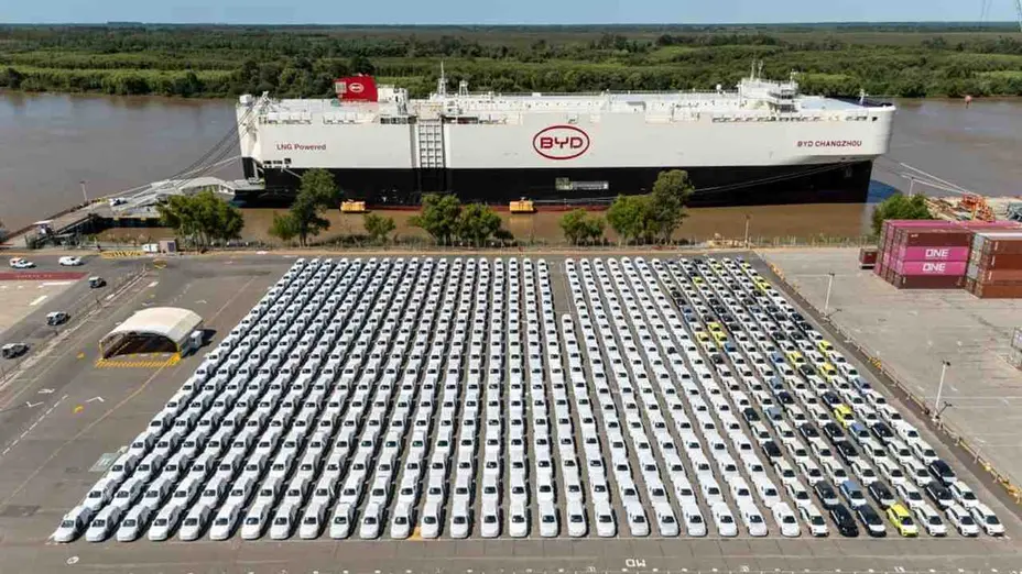 BYD supera a Tesla en Europa y consolida su expansi&oacute;n en Argentina con 7.000 veh&iacute;culos desembarcados