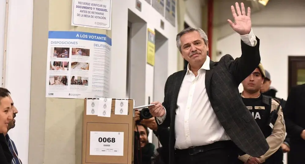 Alberto Fernández vota en las PASO 2019, donde se aplicó el software de Smartmatic