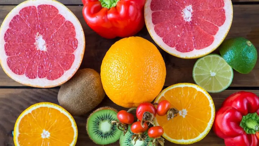 Comer vitamina C podría ayudar a prevenir el contagio
