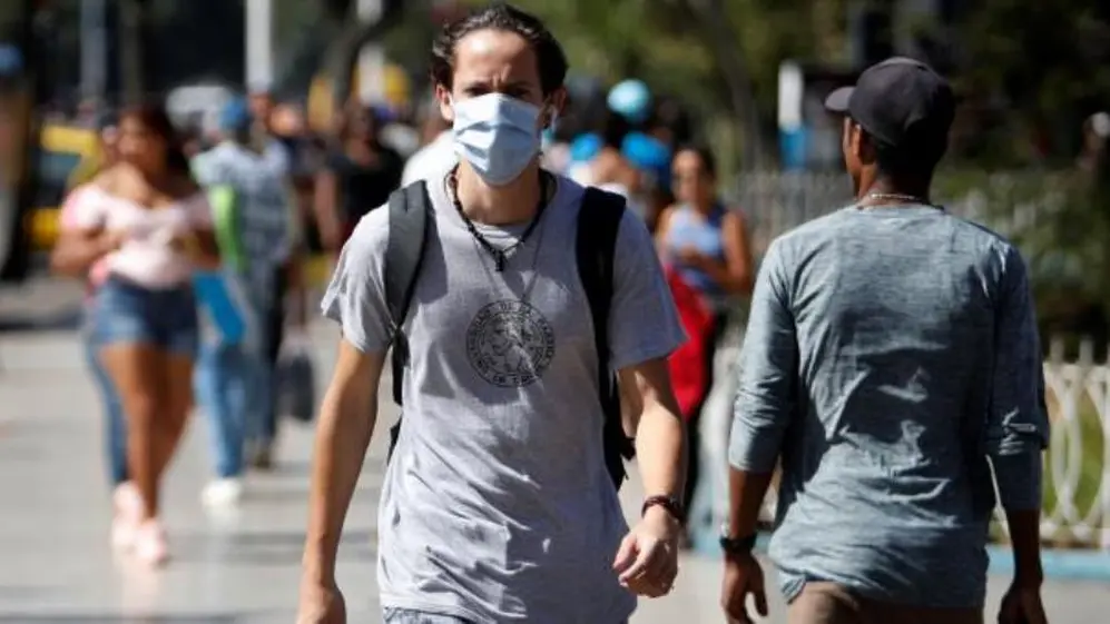 El uso de barbijo es una de las medidas de cuidado que se han impuesto con la llegada de la pandemia