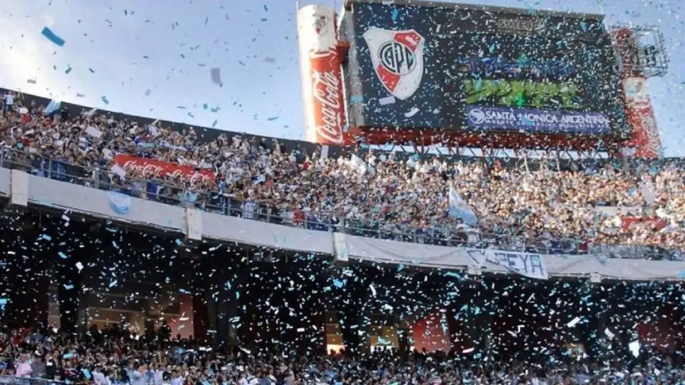 El Gobierno anunció la vuelta del público a las canchas de fútbol