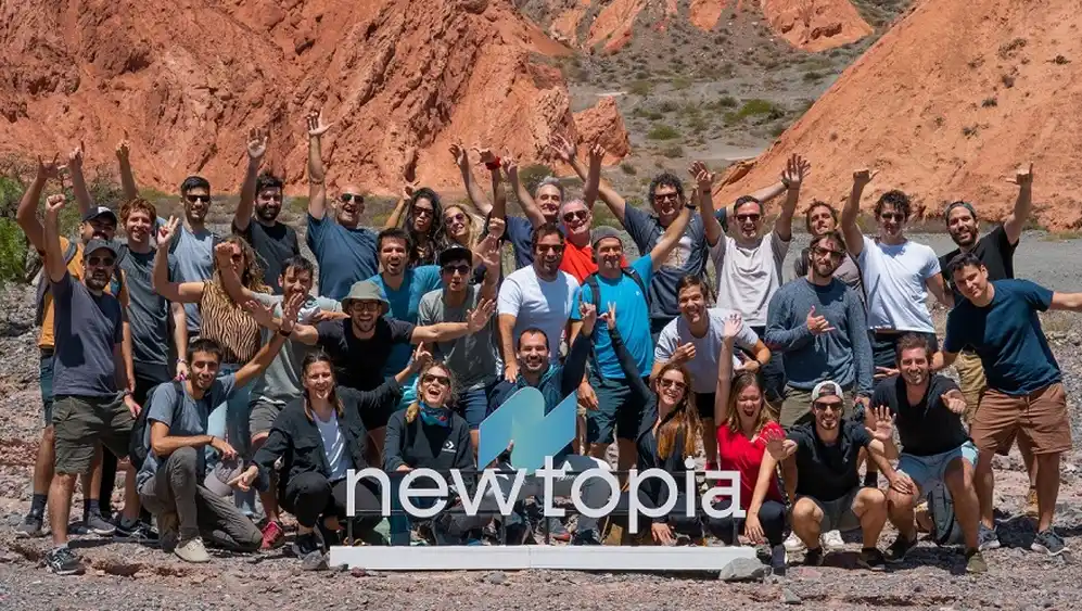 Emprendedores de 17 startups y fundadores y equipo de Newtopia en Purmamarca