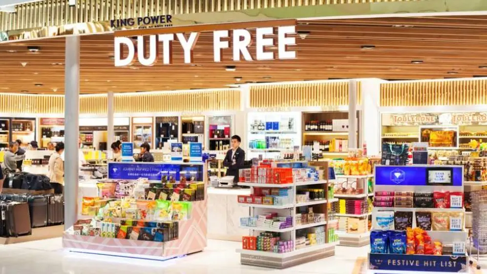 En los free shop de Argentina se aplica la conversión del precio en dólares al tipo de cambio oficial de pizarra del Banco Nación sin impuestos agregados.
