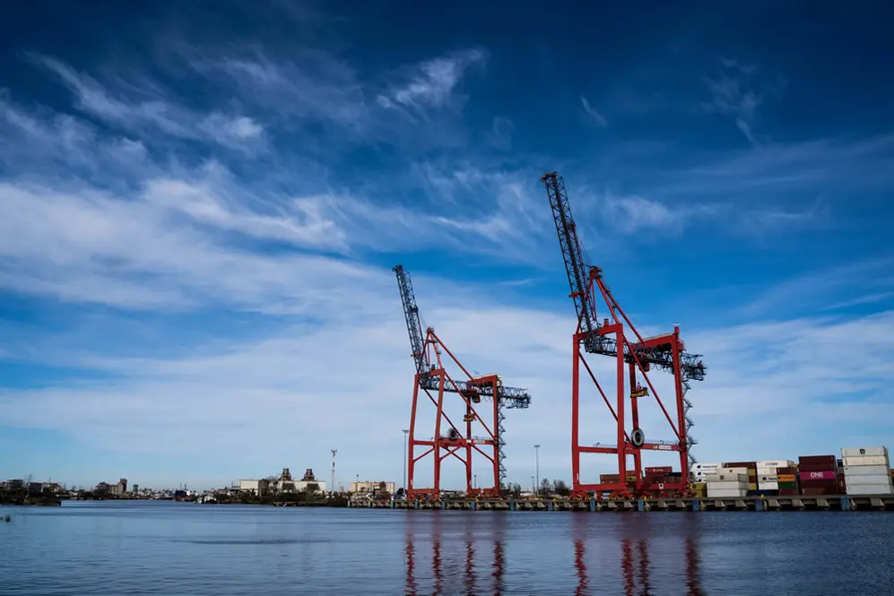 La ONG expuso las irregularidades detrás del proceso para modificar el muelle 1.