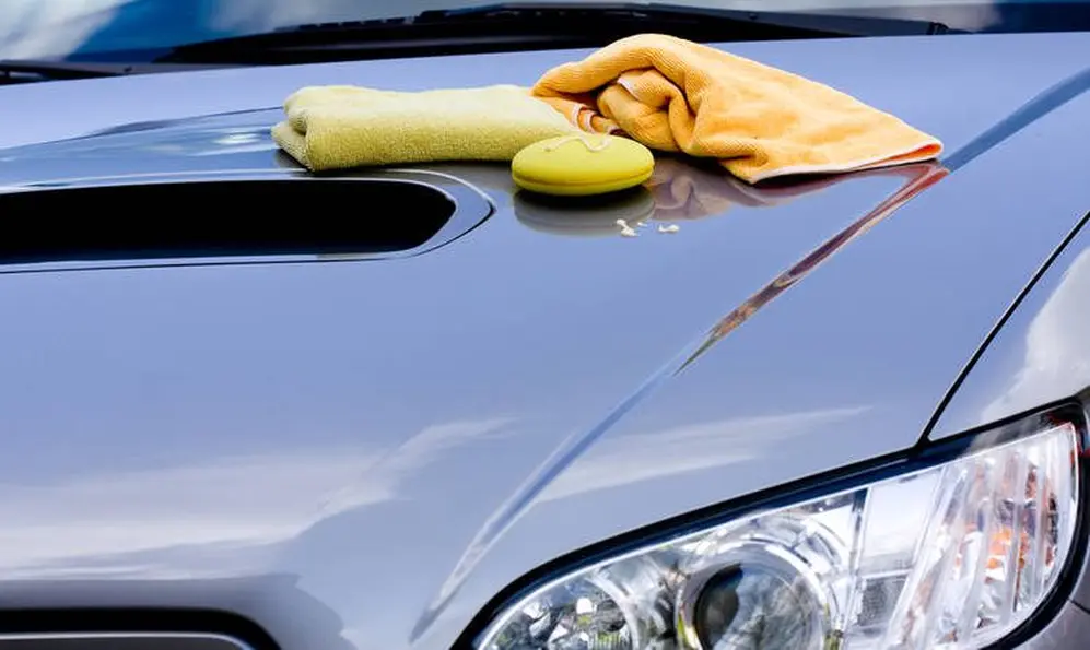 Se recomienda encerar el auto una vez al año 