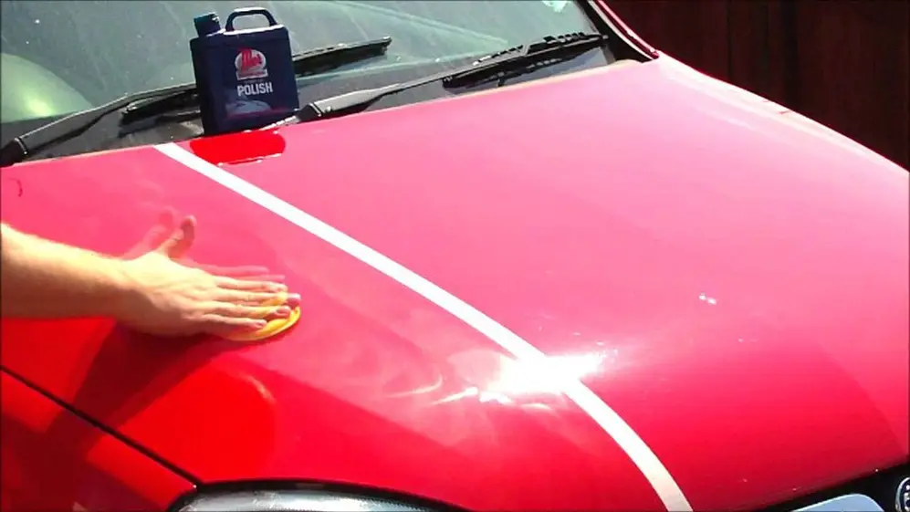 El polish de autos es un producto para quitar rasguños superficiales