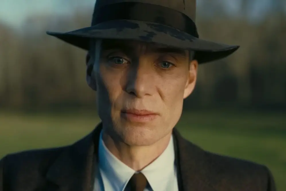 Cillian Murphy interpreta a J. Robert Oppenheimer