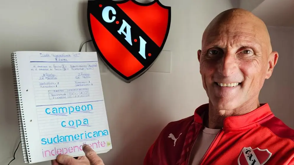 De puño y letra, en regla y prolijamente confeccionados, sus cuadernos son para Donadio uno de sus tesoros más preciados y, para el fútbol un claro registro de su historia 