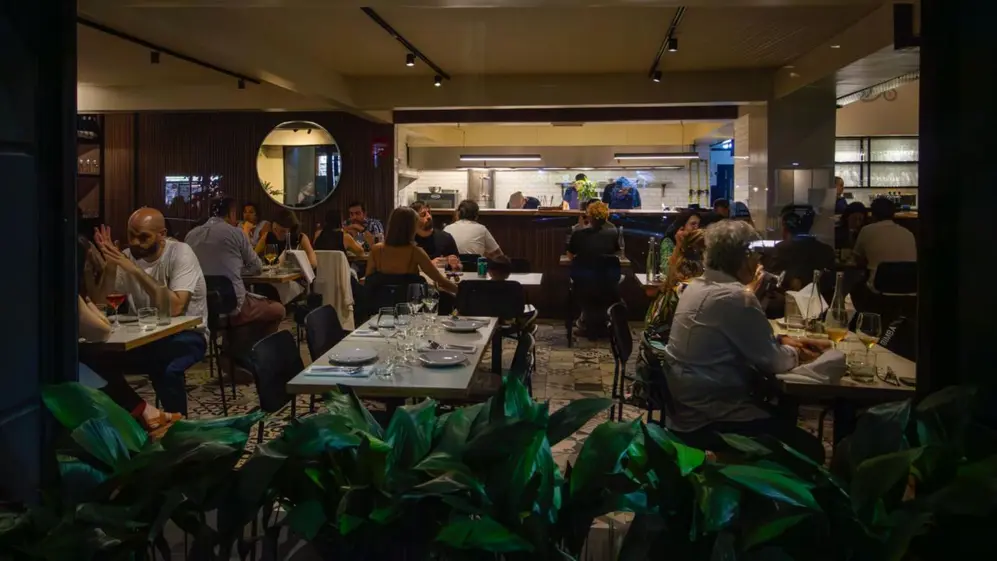 En Picarón, Maximiliano Rossi cruza sabores del mundo en un menú para compartir en San Valentín