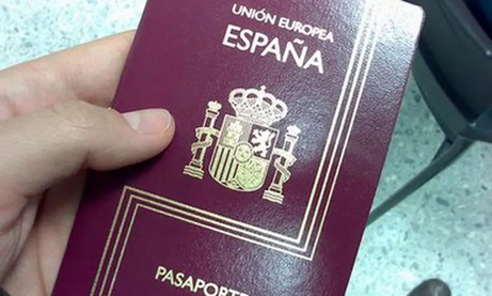 El pasaporte español es motivo de consultas frecuentes en los consulados.