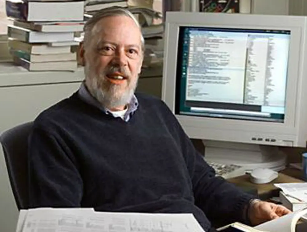 Dennis Ritchie en su oficina de trabajo.