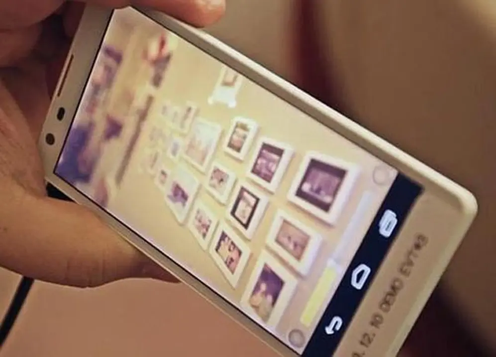 Celular con Project Tango.