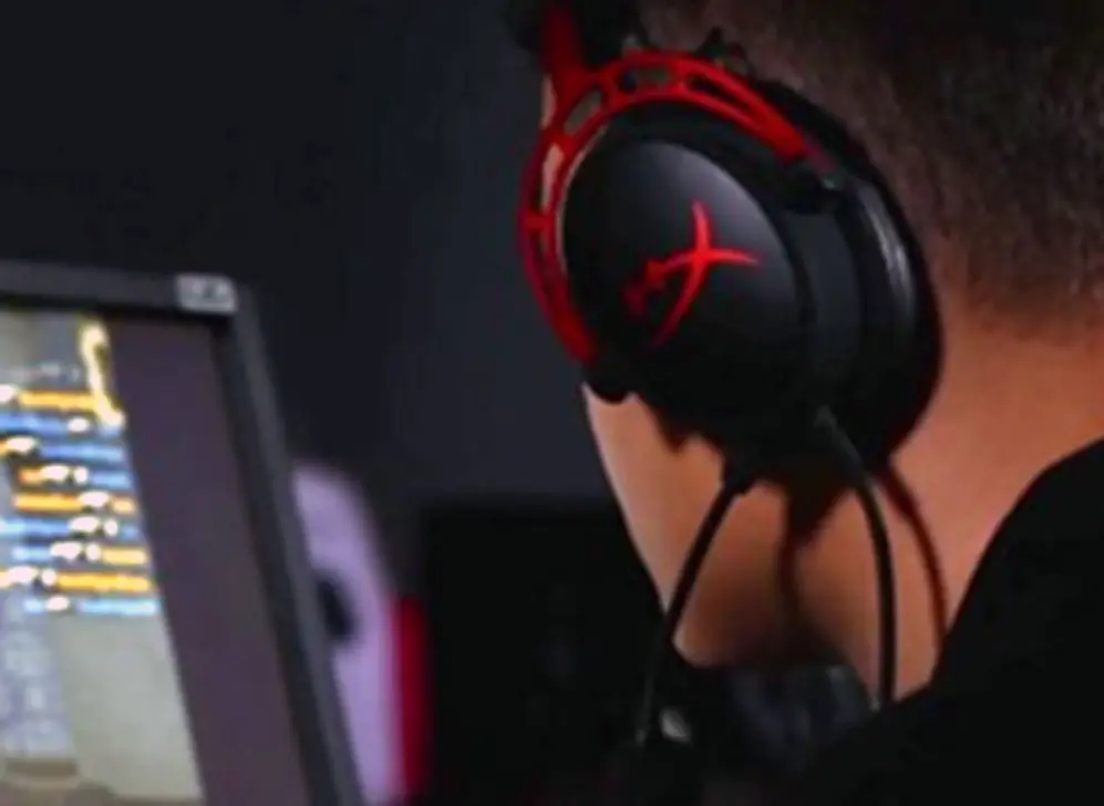 Kingston fabrica los auriculares HyperX, de gran demanda entre los jugadores.