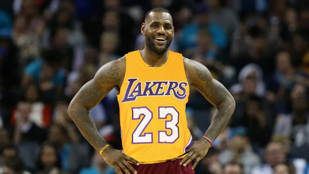 Elon Musk reconoció que paga la tilde azul a LeBron James.