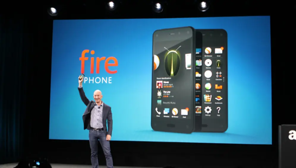 Jeff Bezos presenta el teléfono móvil Fire Phone. 