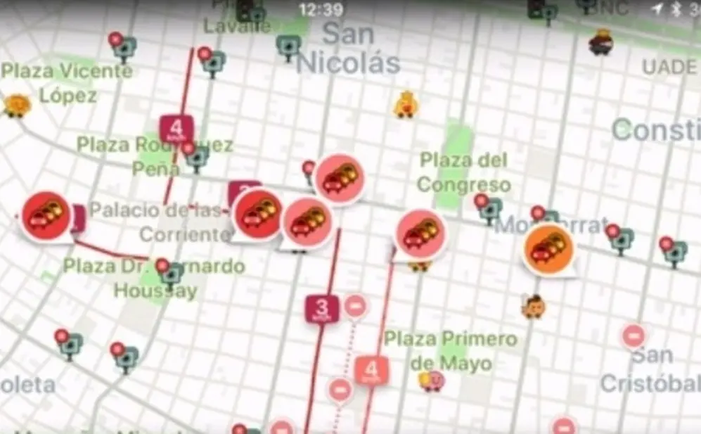 Waze dispone de mapas para usar en zonas de mala conectividad móvil.