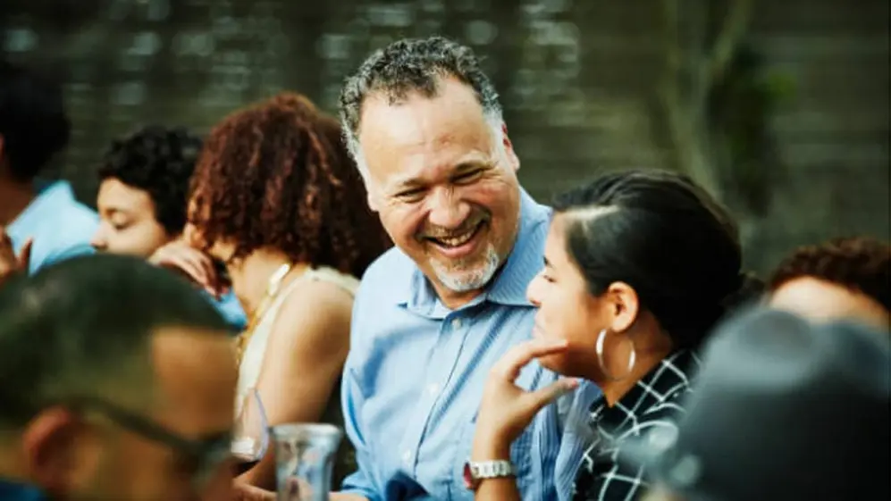 La inteligencia emocional influye en las relaciones sociales.