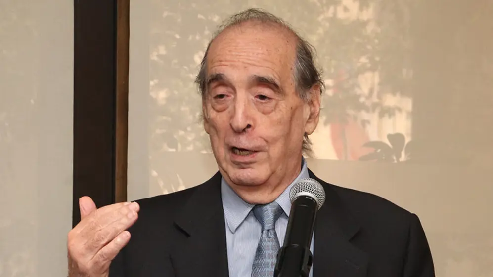 Ricardo Arriazu dijo que el crecimiento de la Argentina es de los más volátiles del mundo.