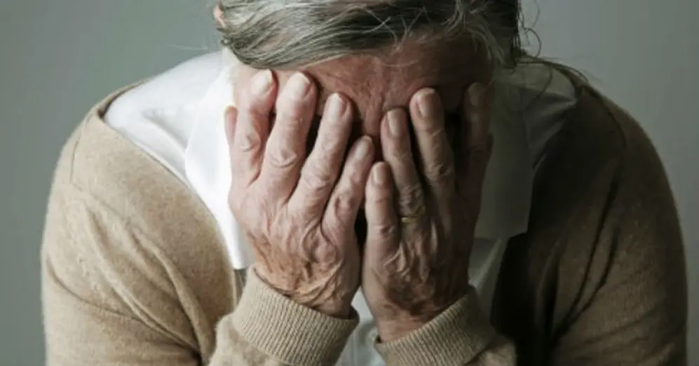 El Alzheimer es una patología que produce olvidos, fallas en la memoria, en la expresión, entre otros síntomas