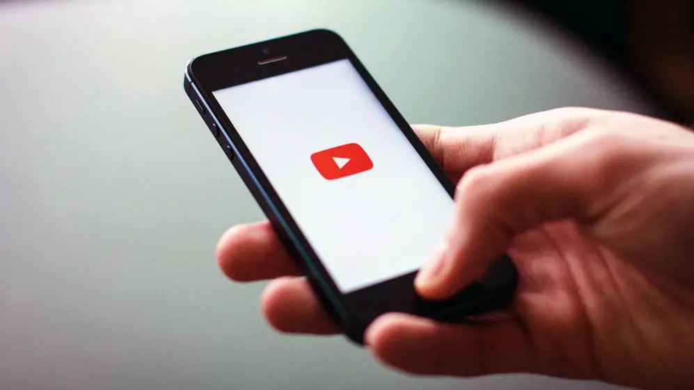 YouTube es una alternativa para compartir archivos grandes por WhatsApp.
