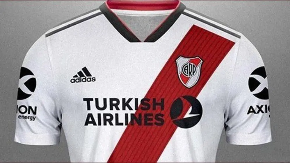 Daniel Goldfarb tiene camisetas de River de todo tipo