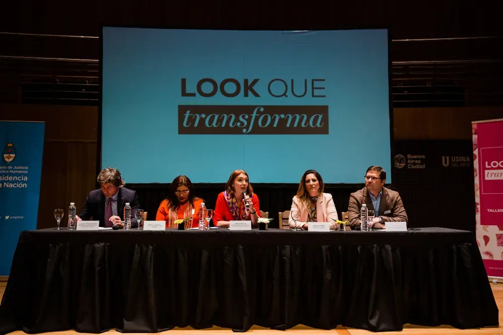 De izquierda a derecha: Juan Bautista Mahique, Nancy Catacora Hernández, Andrea Gualde, Fiorella Canoni y Martín Casares