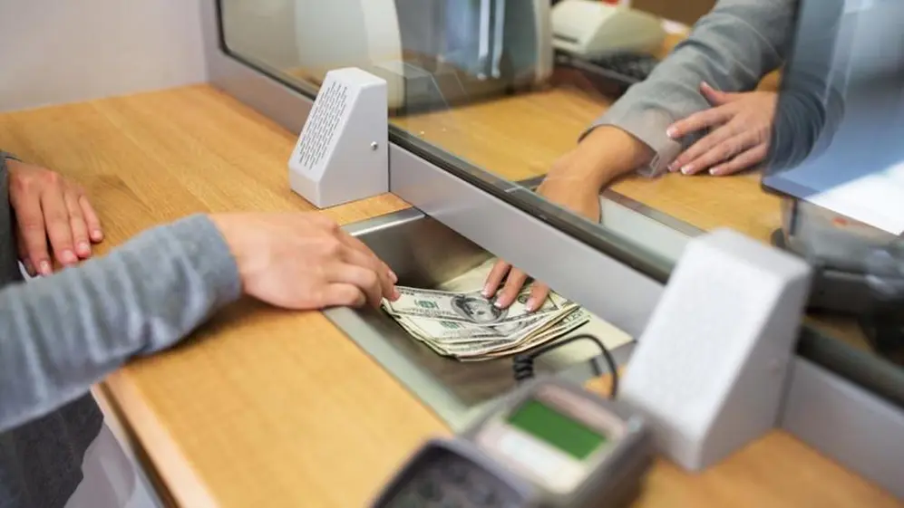 El sueldo del empleado bancario llega a cai un millón de pesos.