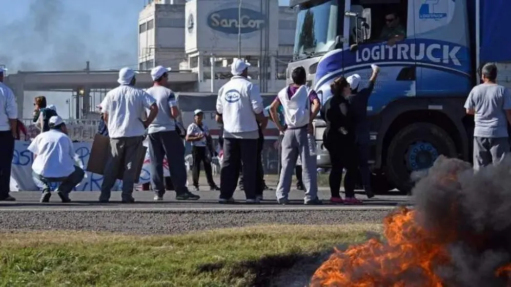 La empresa acumula semanas de conflicto abierto con ATILRA.