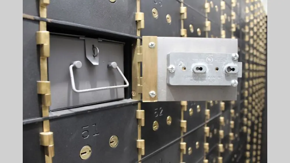 La caja de seguridad, un clásico destino de tiempos turbulentos, está perdiendo protagonismo ante ahorristas que dejan los dólares en el banco