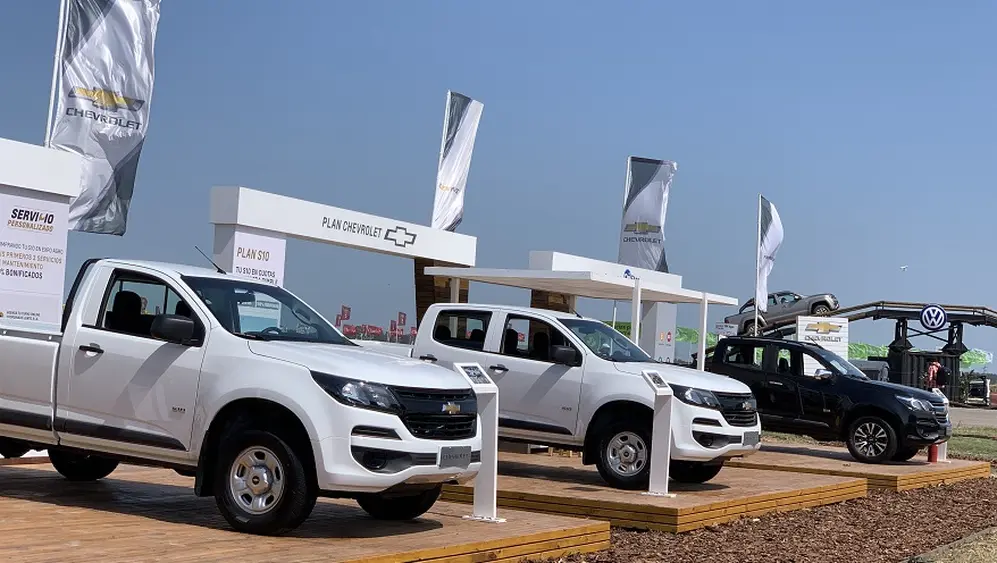 El stand de Chevrolet, con todos los modelos exhibidos.