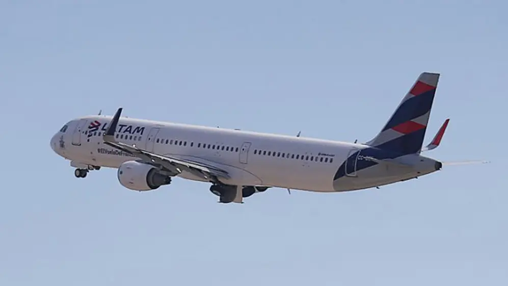 En Colombia, LATAM logró que se le permita aplicar suspensiones sin goce sueldo y despidos masivos.