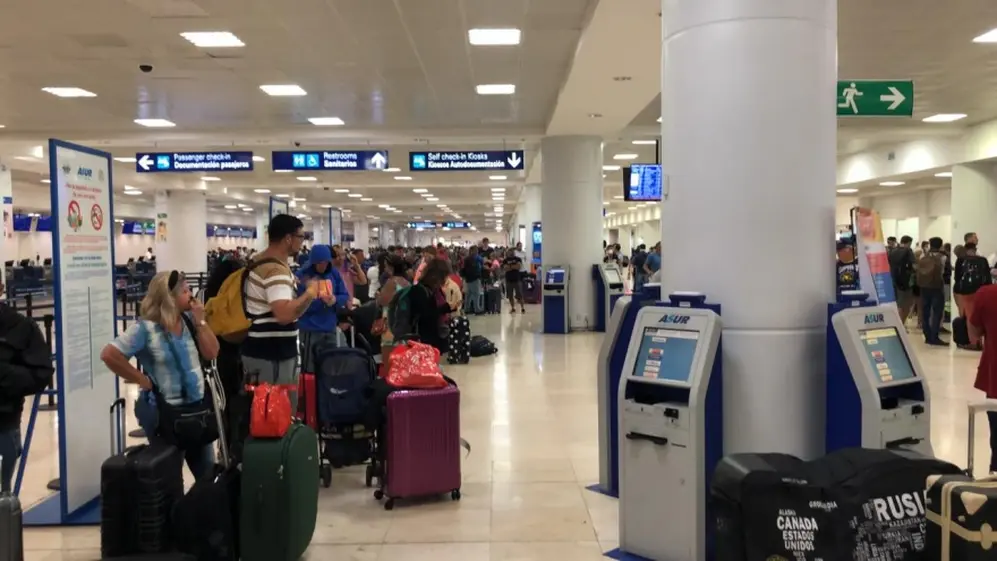 Preocupación y bronca en los pasajeros con vuelos cancelados.