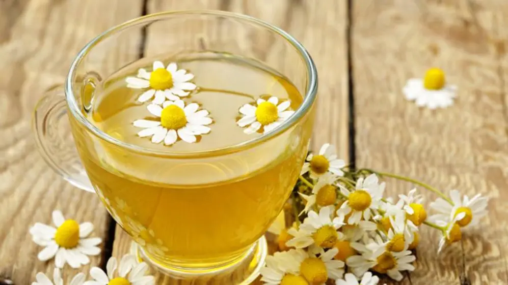 El té de manzanilla tiene propiedades de alivio sobre el dolor de las llagas